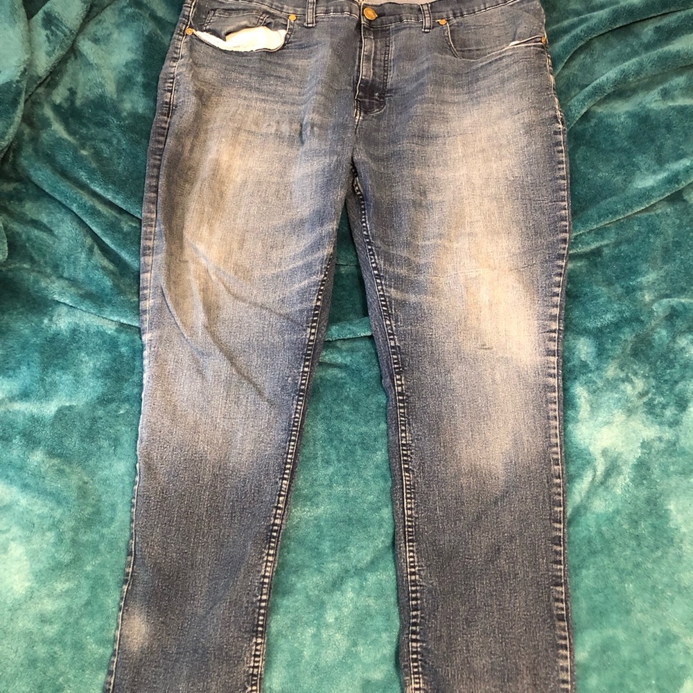 Classic Men's Blue Washed Jeans